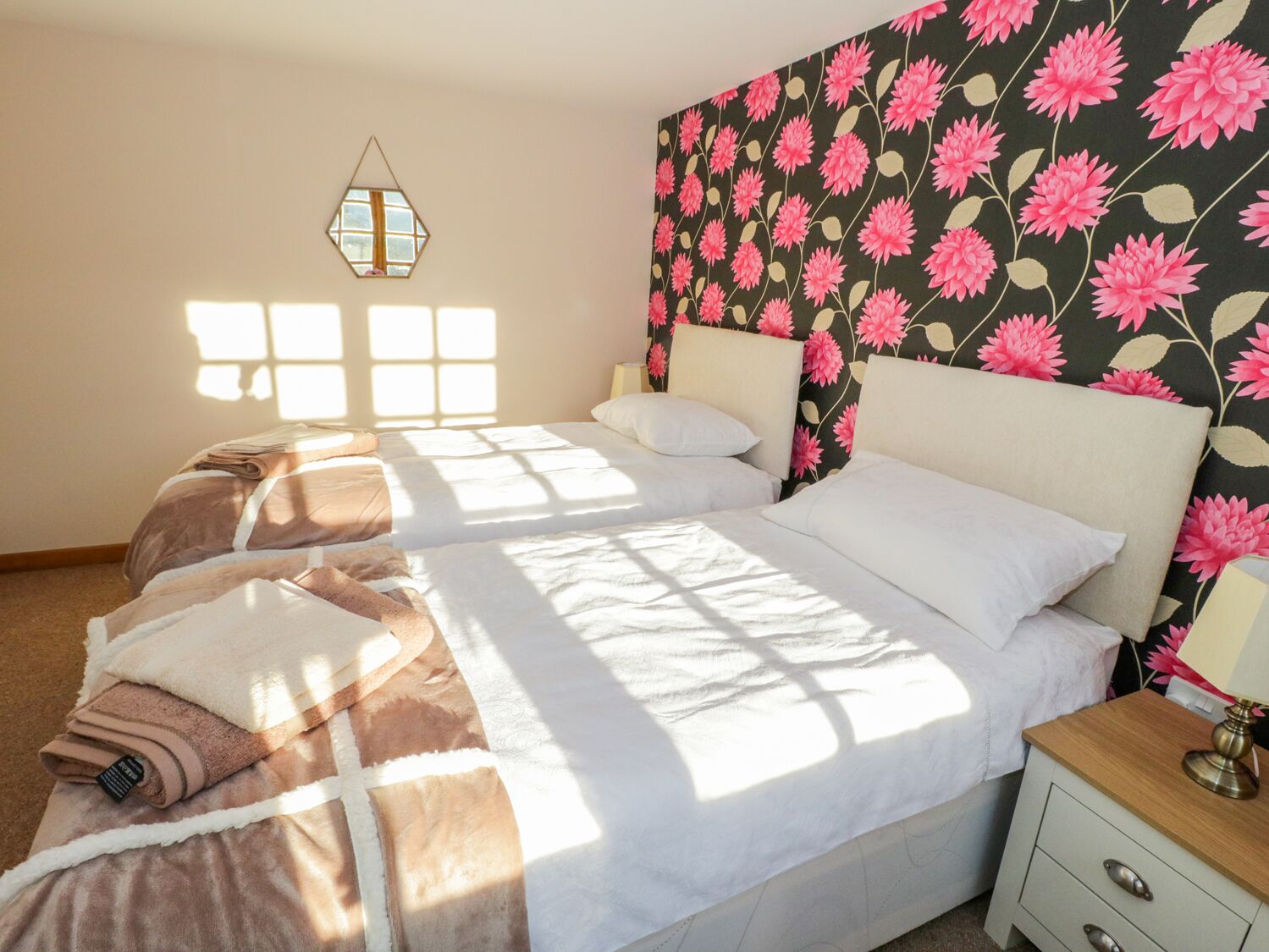 คอทเทจ | 3 ห้องนอน, ห้องพักตกแต่งอย่างมีเอกลักษณ์, ตกแต่งพิเศษโดยเฉพาะ, Wi-Fi ฟรี