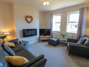 Cottage | Khu phòng khách | TV, đầu đĩa DVD 