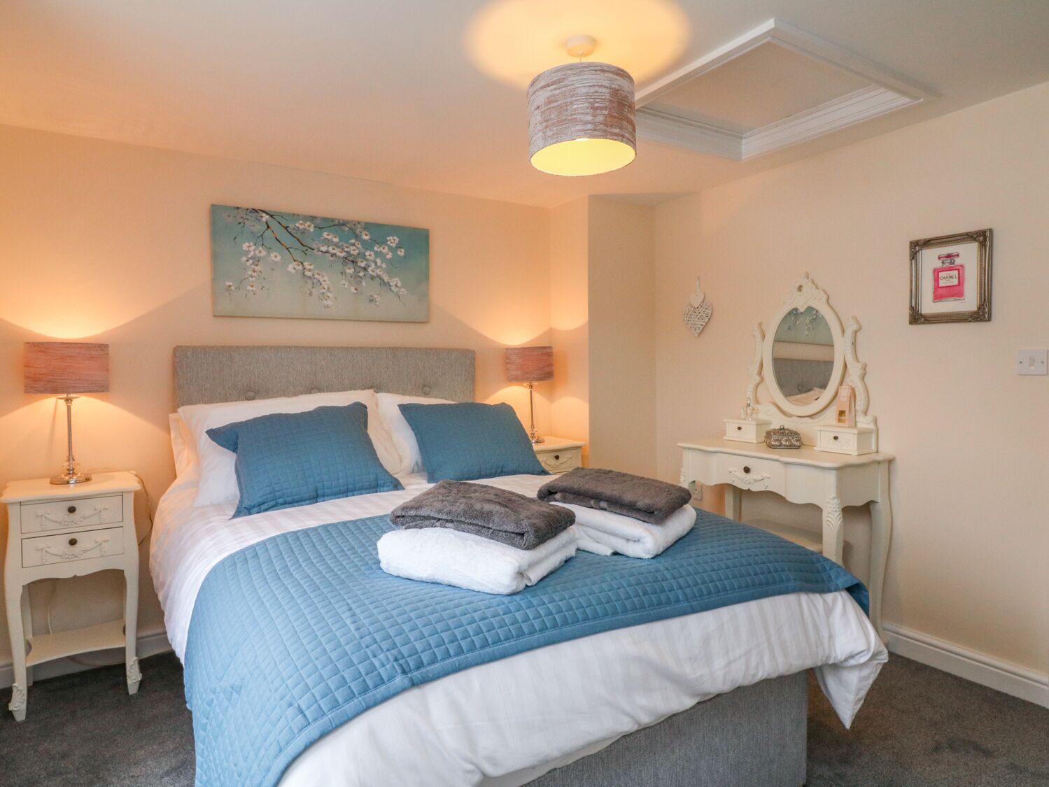 Cottage | 2 bedrooms, individually decorated, individually furnished, free WiFi