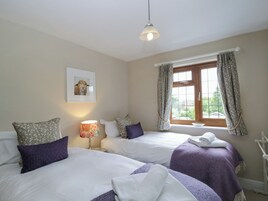 Casa de campo | 2 dormitorios, decoración individual, mobiliario individual