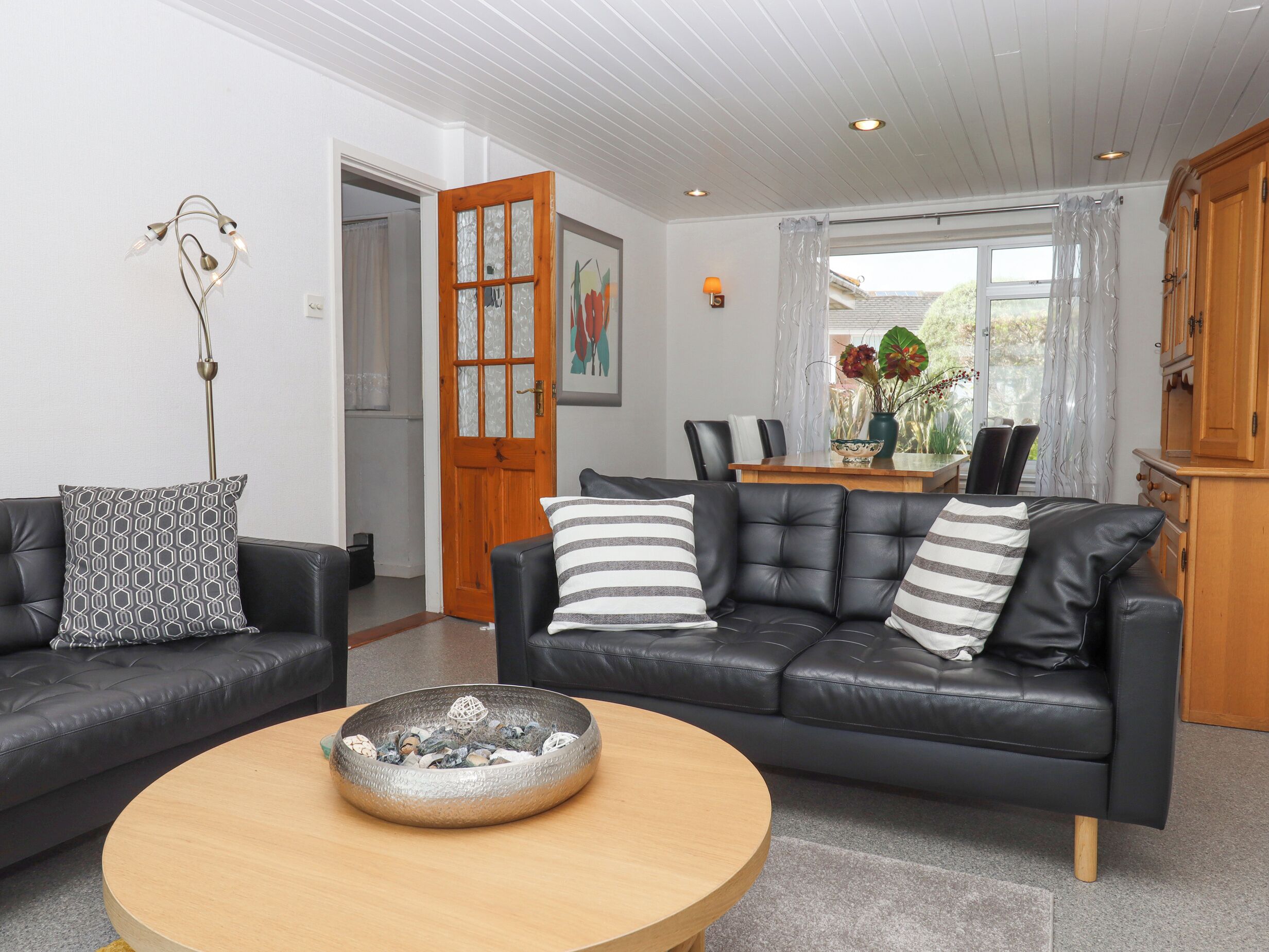 Cottage | Living area | TV