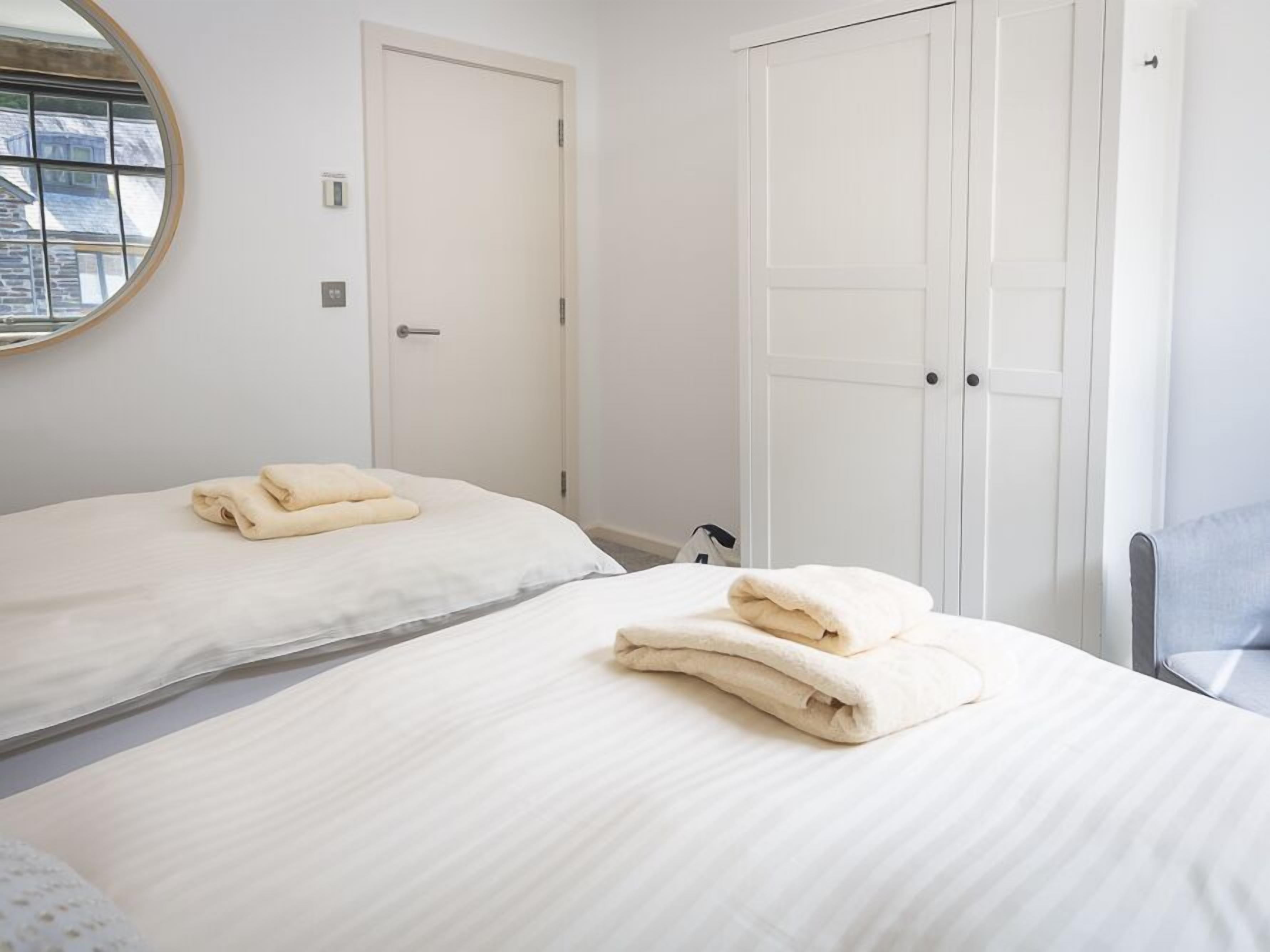 Cottage | 2 bedrooms, individually decorated, individually furnished, free WiFi