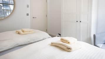 Cottage | 2 bedrooms, individually decorated, individually furnished, free WiFi