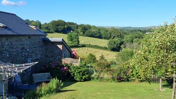 Cottage | Property grounds