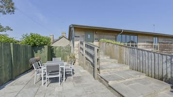 Cottage | Outdoor dining