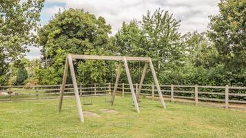 Cottage | Sport court