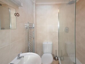 Cottage | Bathroom