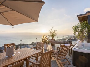 Cottage | Balcony - Cliffhanger (St Leonards-On-Sea)