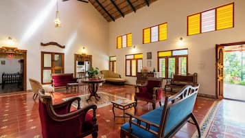 32-inch LCD TV with digital channels, TV, pay films