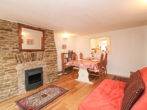 Cottage | Woonkamer | Televisie