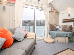 Cottage | Living room | DVD player - Manadwyn (Menai Bridge)