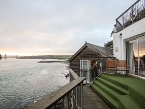 Cottage | Balcony - Manadwyn (Menai Bridge)