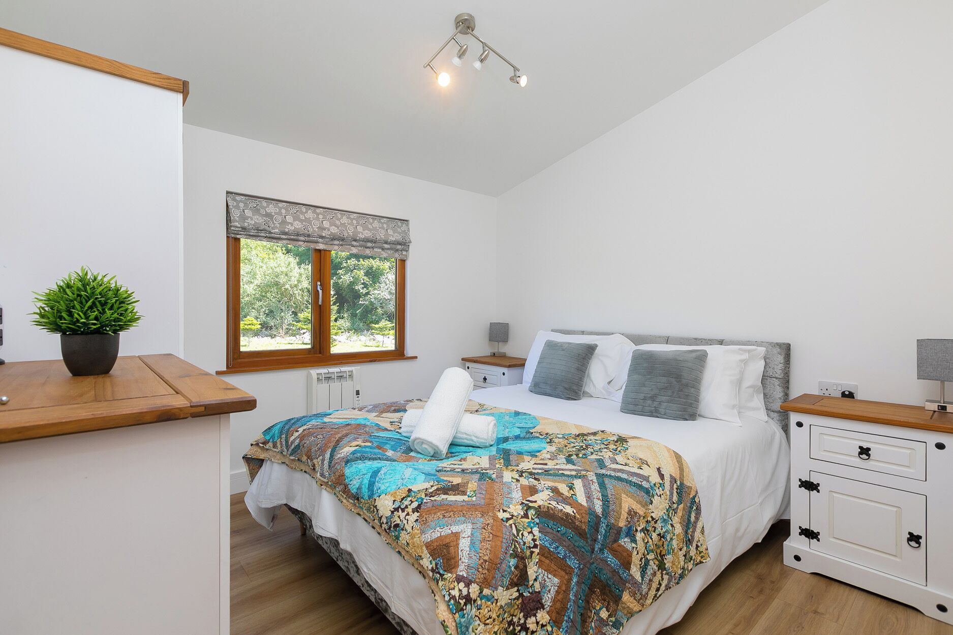 2 bedrooms, individually decorated, individually furnished, free WiFi