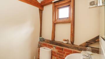 Cottage | Bathroom | Shower