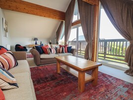 คอทเทจ | บริเวณนั่งเล่น | ทีวี