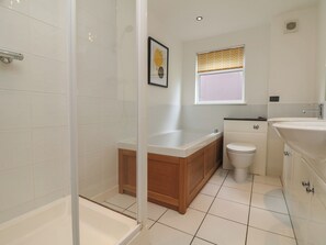 Cottage | Bathroom | Shower