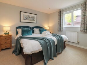 Cottage | 4 bedrooms, individually decorated, individually furnished, free WiFi