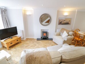 Cottage | Living room | TV - 14 Tudno Street (Llandudno)