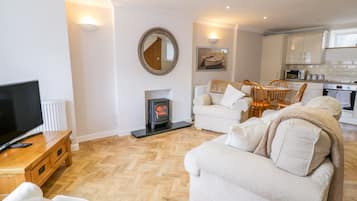 Cottage | Living room | TV