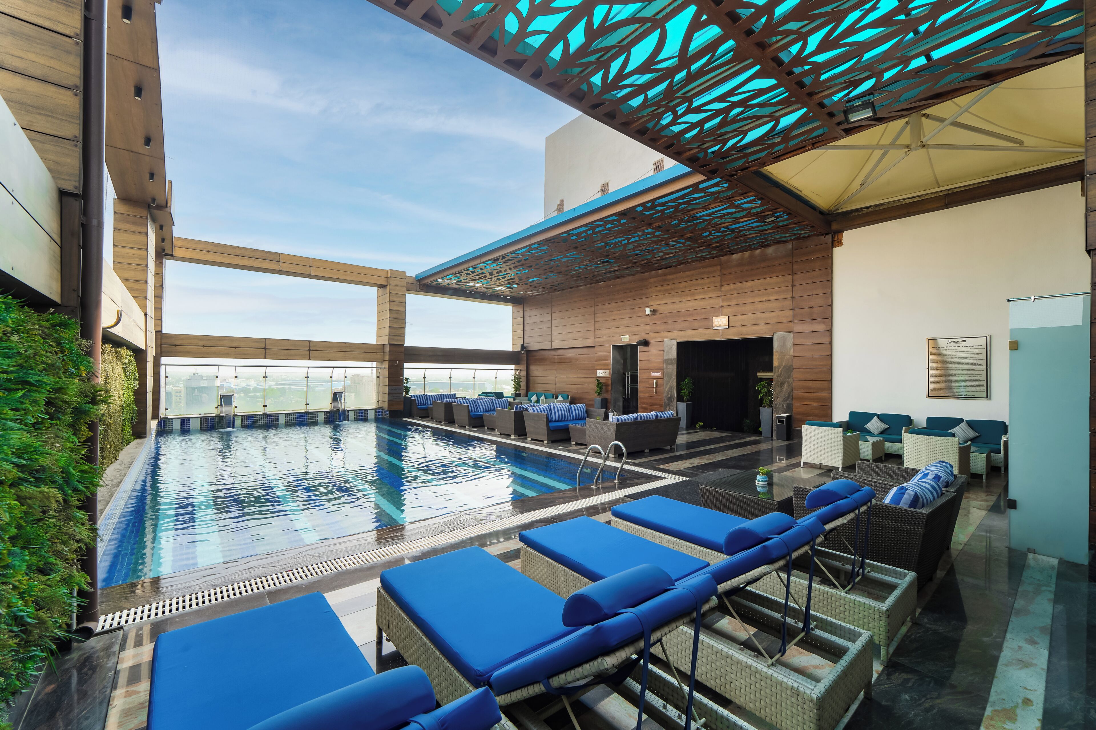 Outdoor pool, pool loungers