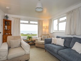 Cottage | Living area | Books