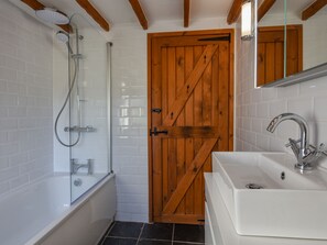 Cottage | Bathroom