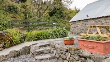 Cottage | Property grounds