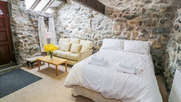 Cottage | 1 bedroom, individually decorated, individually furnished, free WiFi