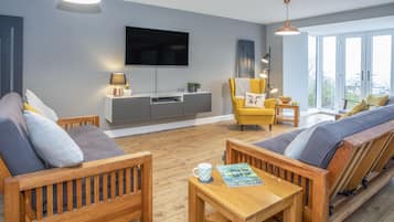 Cottage | Living room | TV, Netflix, streaming services