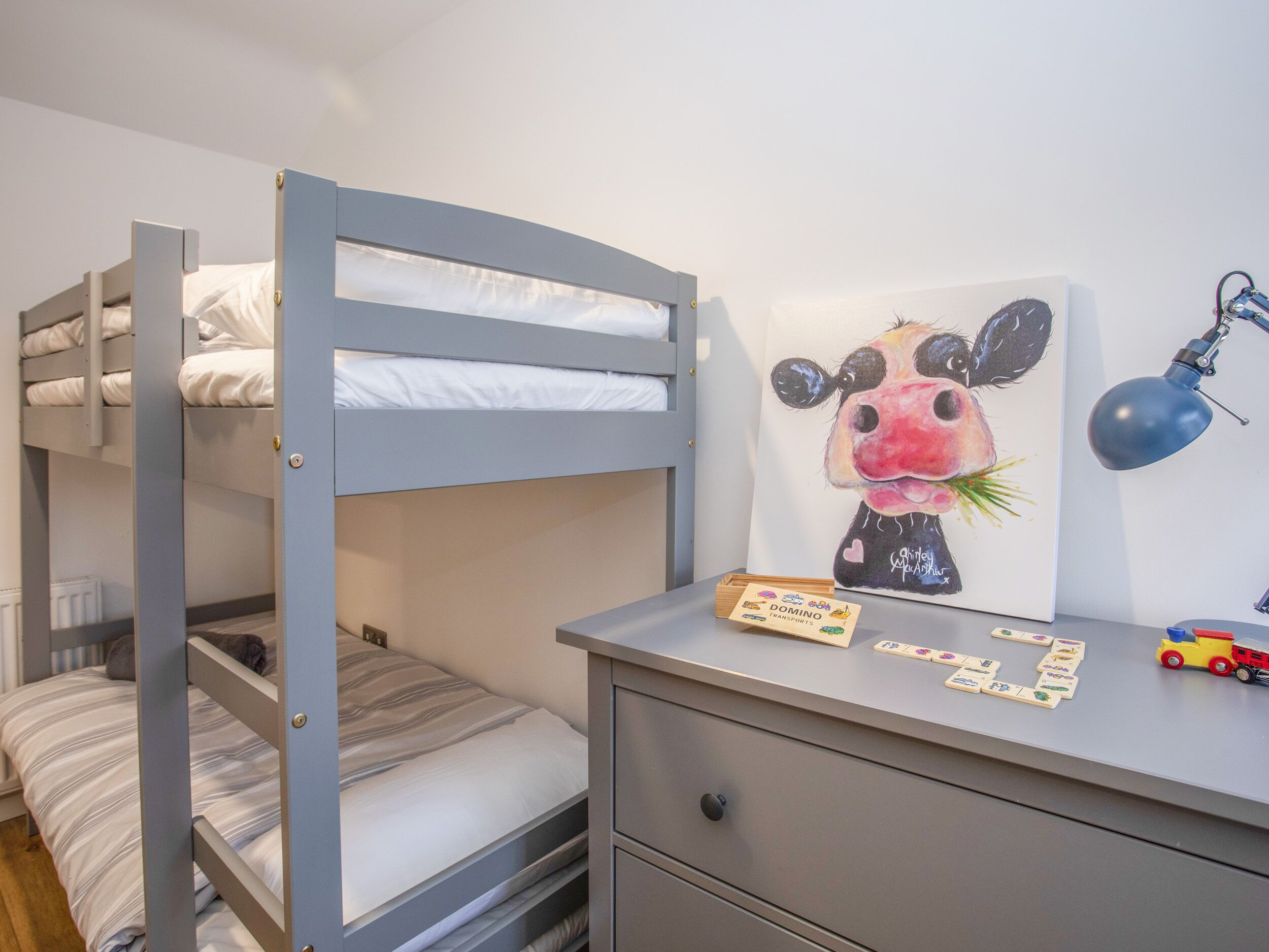 6 habitaciones, decoración personalizada y muebles diferentes 