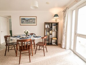 Dining - Ducks Ditty (Liskeard)