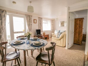 Cottage | Private kitchen | Cookware/dishes/utensils - Ducks Ditty (Liskeard)