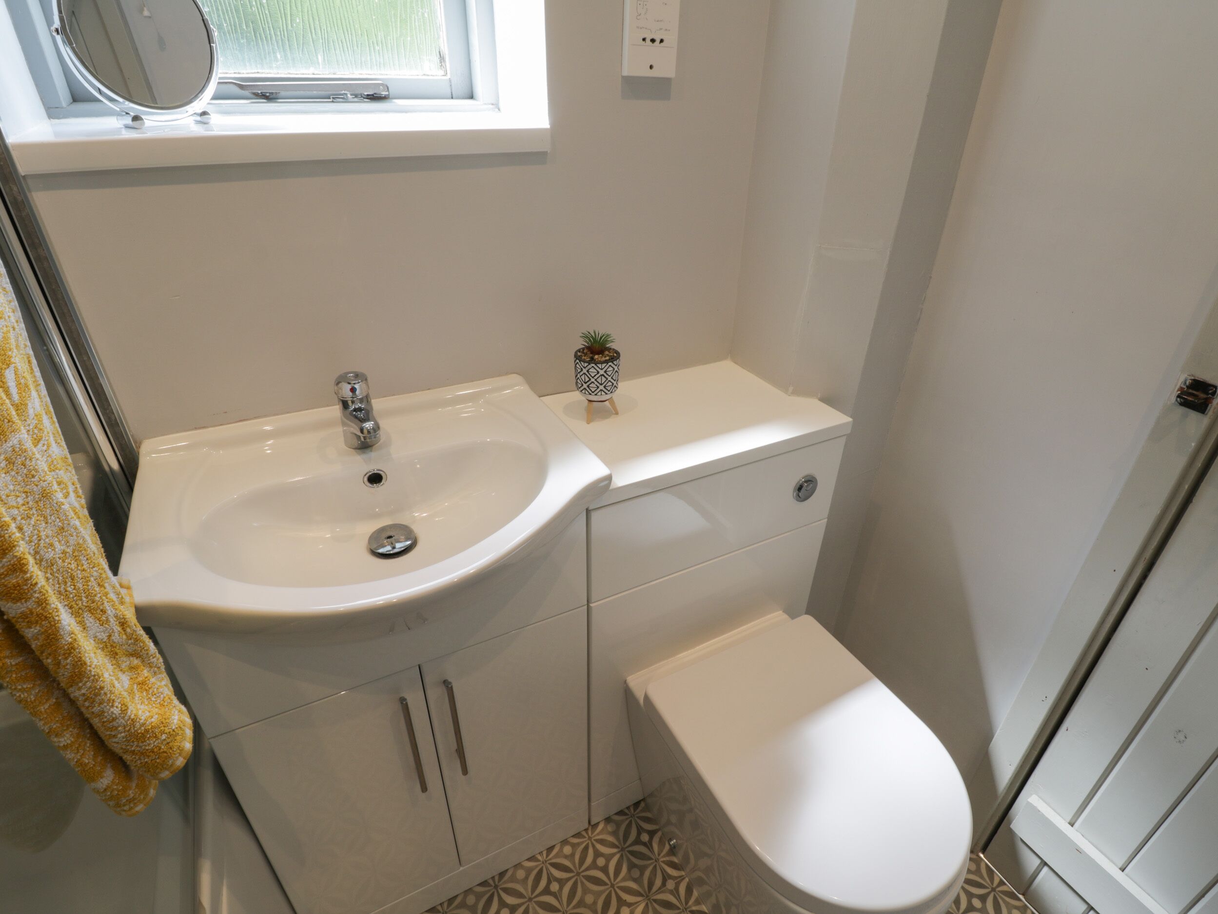 Cottage | Bathroom | Shower