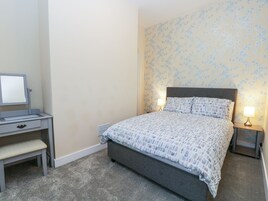 Cottage | 2 bedrooms, individually decorated, individually furnished, free WiFi