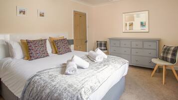 Cottage | 3 bedrooms, individually decorated, individually furnished, free WiFi