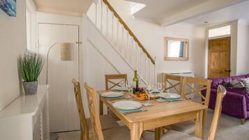 Cottage | Dapur pribadi | Microwave, kompor, dan mesin pencuci piring