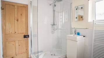 Cottage | Bathroom | Shower