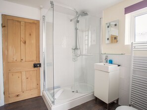 Cottage | Bathroom