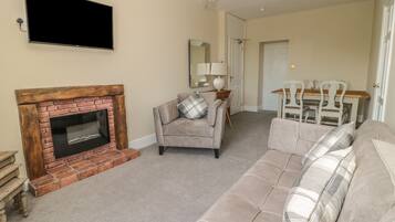 Cottage | Living room | TV