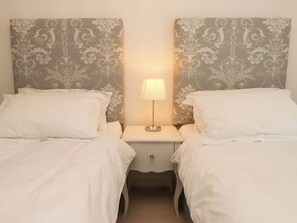 2 bedrooms, WiFi (free), individually decorated, individually furnished - Tan Y Goeden (Pwllheli)
