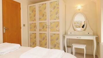 2 bedrooms, WiFi (free), individually decorated, individually furnished