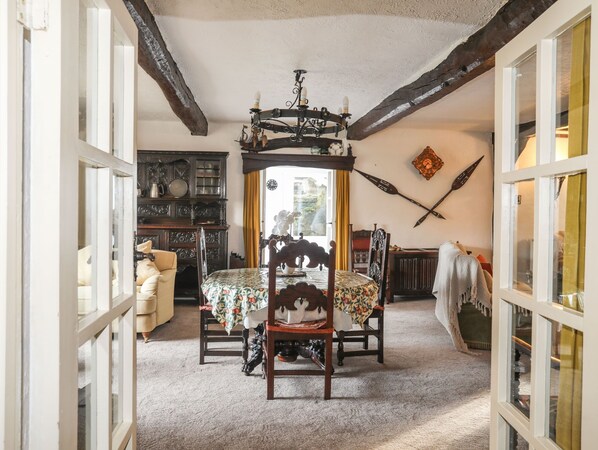 Cottage | Interior