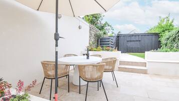 Cottage | Outdoor dining