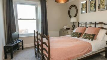 Cottage | 3 bedrooms, individually decorated, individually furnished, free WiFi