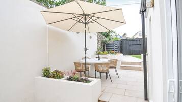 Cottage | Outdoor dining