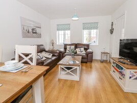 Cottage | Living room | TV