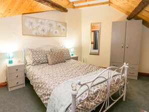 4 habitaciones, decoración personalizada y muebles diferentes