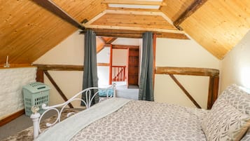 Cottage | 4 bedrooms, individually decorated, individually furnished, free WiFi
