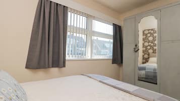 Cottage | 2 bedrooms, individually decorated, individually furnished, free WiFi