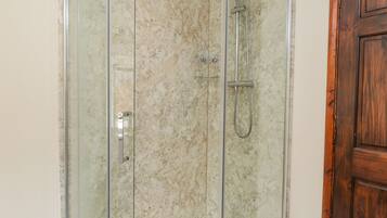 Cottage | Bathroom